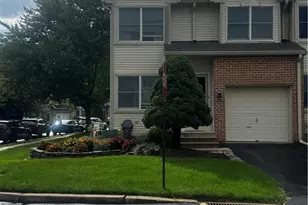 302 Oxford Pl, Macungie Boro, PA 18062 - Photo 1