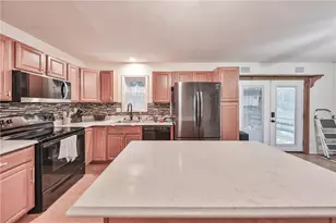 2114 Lakeview Rd, Bushkill, PA 18324 - Photo 11