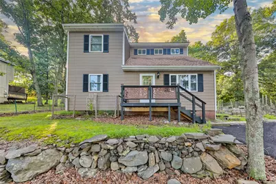 2114 Lakeview Road, Bushkill, PA 18324 - Photo 1