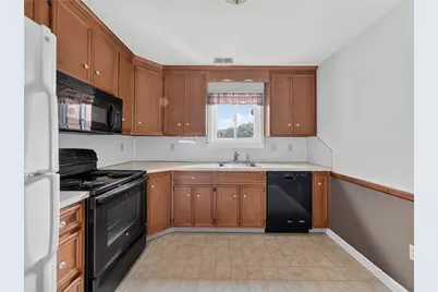 916 Cold Spring Road #4, Lower Macungie Township, PA 18103 - Photo 3