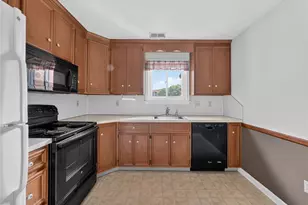 916 Cold Spring Rd, Lower Macungie Township, PA 18103 - Photo 3