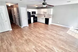 708 Trout Creek Ln, Allentown City, PA 18103 - Photo 5