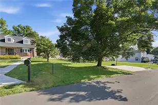 2375 Jennie Ave, South Whitehall Township, PA 18104 - Photo 7