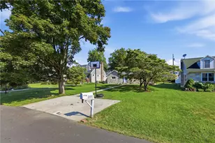 2375 Jennie Ave, Allentown City, PA 18104 - Photo 3