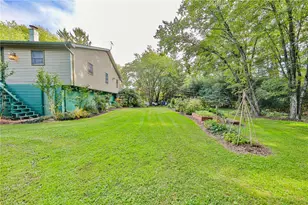 364 W Mountain Rd, Bushkill Twp, PA 18091 - Photo 59
