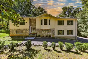 3359 Trafalgar Ave, East Stroudsburg, PA 18302 - Photo 1