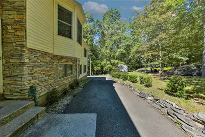 3359 Trafalgar Avenue, East Stroudsburg, PA 18302 - Photo 9