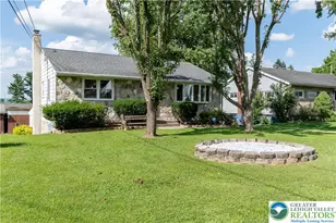 42 Middle Pl, Palmer Twp, PA 18045 - Photo 3