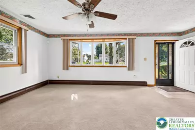 42 Middle Place, Palmer Twp, PA 18045 - Photo 15