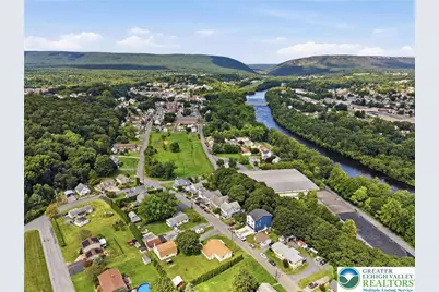 439 S Walnut Street, Slatington Boro, PA 18080 - Photo 17