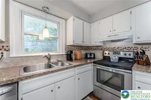 402 Maple St, Roseto, PA 18013 - Photo 9