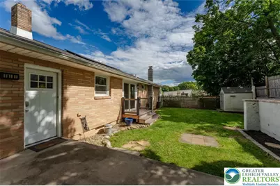 402 Maple Street, Roseto Boro, PA 18013 - Photo 3