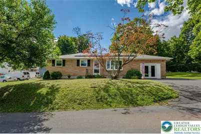 402 Maple Street, Roseto, PA 18013 - Photo 3