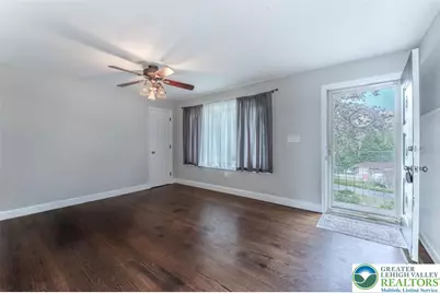 402 Maple Street, Roseto, PA 18013 - Photo 5