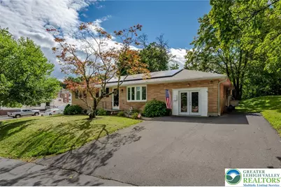 402 Maple Street, Roseto, PA 18013 - Photo 1