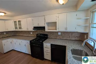 2055 Baker Dr, Allentown City, PA 18103 - Photo 3