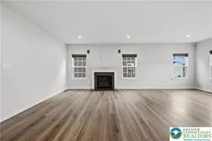 817 Hendon Ln, North Catasauqua Bor, PA 18032 - Photo 9