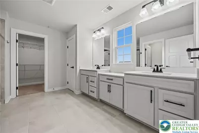 817 Hendon Lane, North Catasauqua Bor, PA 18032 - Photo 35