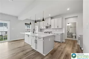 817 Hendon Ln, North Catasauqua Bor, PA 18032 - Photo 13