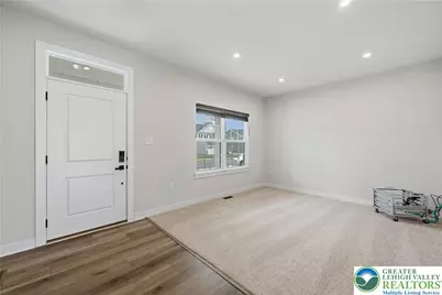 817 Hendon Lane, North Catasauqua Bor, PA 18032 - Photo 7