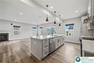 817 Hendon Ln, North Catasauqua Bor, PA 18032 - Photo 15