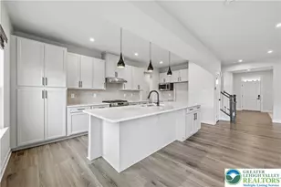 817 Hendon Ln, North Catasauqua Bor, PA 18032 - Photo 11