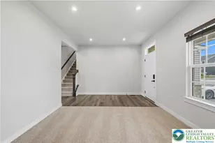 817 Hendon Ln, North Catasauqua Bor, PA 18032 - Photo 5