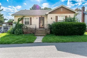 8 Aarons Pl, Forks, PA 18040 - Photo 1