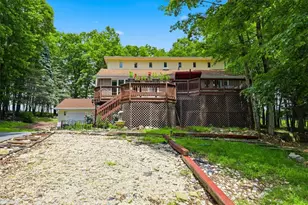 17 Basswood Ct, Penn Forrest, PA 18210 - Photo 3