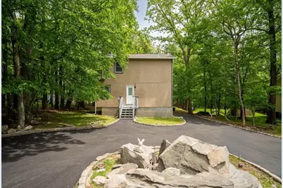 132 Cottonwood Court, Milford, PA 18337 - Photo 3