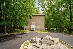 132 Cottonwood Ct, Milford, PA 18337 - Photo 3