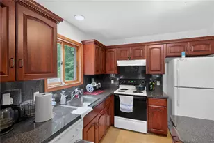 1119 Mink Ct, Bushkill, PA 18324 - Photo 7