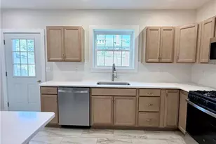 2305 Allen St, Allentown City, PA 18104 - Photo 7