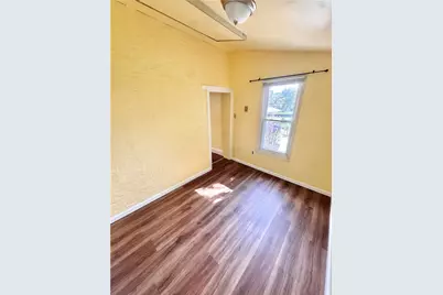 1847 E Emmaus Avenue #4, Salisbury Township, PA 18103 - Photo 3