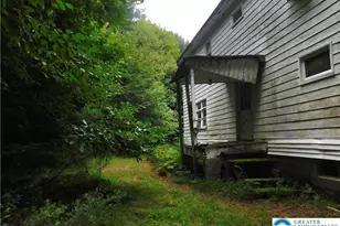 996 Greenwood St, Franklin Twp, PA 18071 - Photo 3