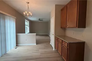 2288 Creekside Dr, Coplay Boro, PA 18037 - Photo 9