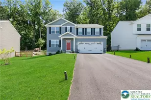 2713 Barnes Ct, Allentown City, PA 18103 - Photo 3