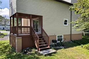 1894 Pinecrest Ct, Coolbaugh Twp, PA 18466 - Photo 13