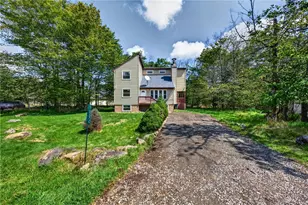 1894 Pinecrest Ct, Coolbaugh Twp, PA 18466 - Photo 5