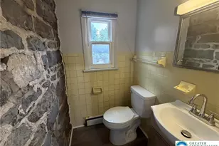 1037 N 6th Ext St, Whitehall Township, PA 18052 - Photo 7