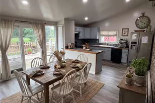 1037 N 6th Ext St, Whitehall Township, PA 18052 - Photo 9