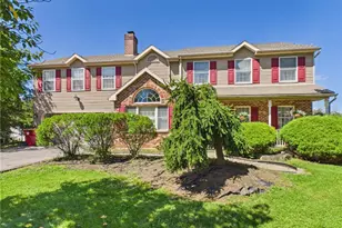 905 Cornwallis Dr, Forks Twp, PA 18040 - Photo 1