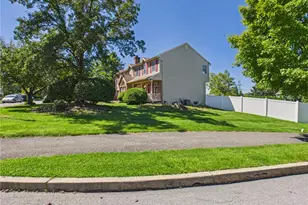 905 Cornwallis Dr, Forks Twp, PA 18040 - Photo 3