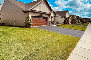 4147 Bluesky Pl, Emmaus Boro, PA 18049 - Photo 7