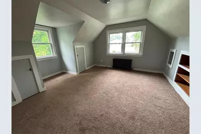 221 S New Street, Nazareth Boro, PA 18064 - Photo 5