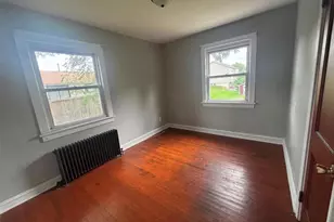221 S New St, Nazareth Boro, PA 18064 - Photo 7