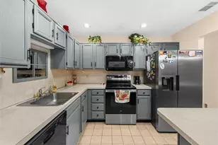 5747 Whitemarsh Dr, Lower Macungie Township, PA 18062 - Photo 7