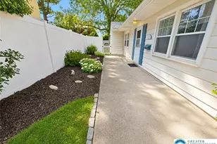 2345 W Fairview St, Allentown City, PA 18104 - Photo 3