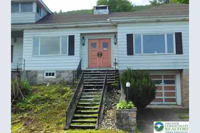 571 E Center Street, Nesquehoning, PA 18240 - Photo 3