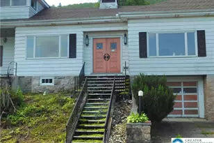 571 E Center St, Nesquehoning, PA 18240 - Photo 3